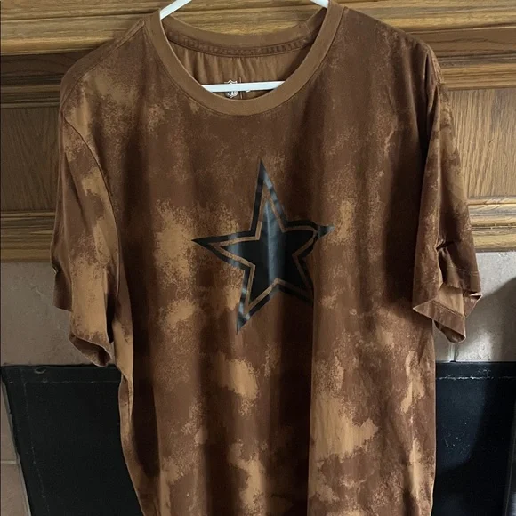 Dallas Cowboys Salute to Service Graphic T-Shirt - Picture 5 of 5